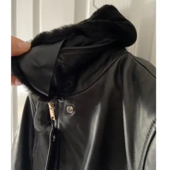 Massimo Dutti Black Leather Jacket with Fur Collar - Picture 4 of 6